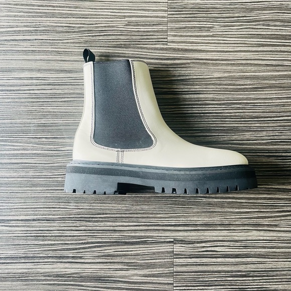 Billini Valeska Boot in Stone/Black Contrast - Picture 10 of 16